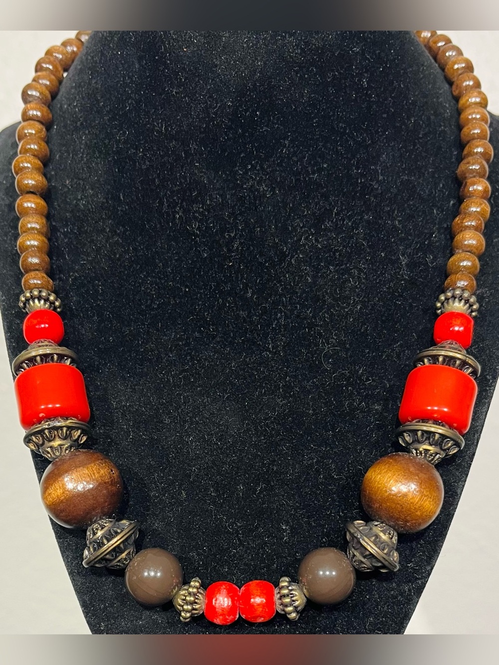 Vintage Red and Brown Beaded Women’s Necklace